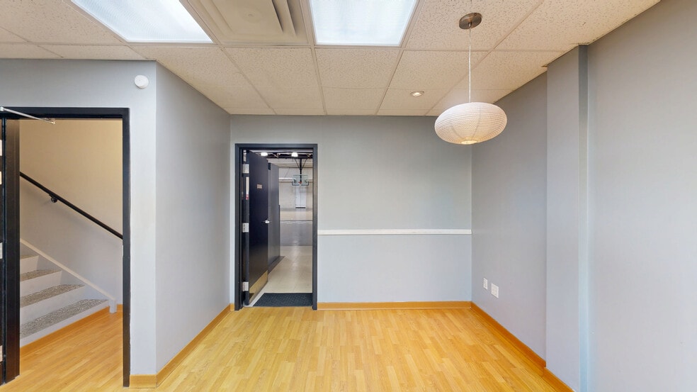 Primary Photo Of 7507 Kingspointe Pkwy, Orlando Unknown For Lease