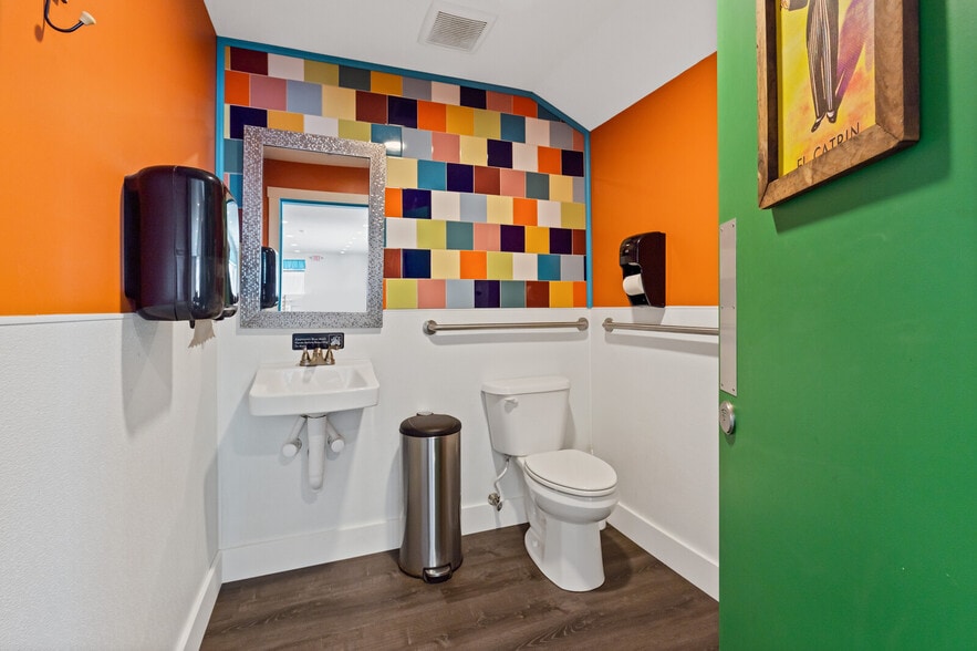 More Photos Of 205 W Main St, Liberty Restaurant For Sale