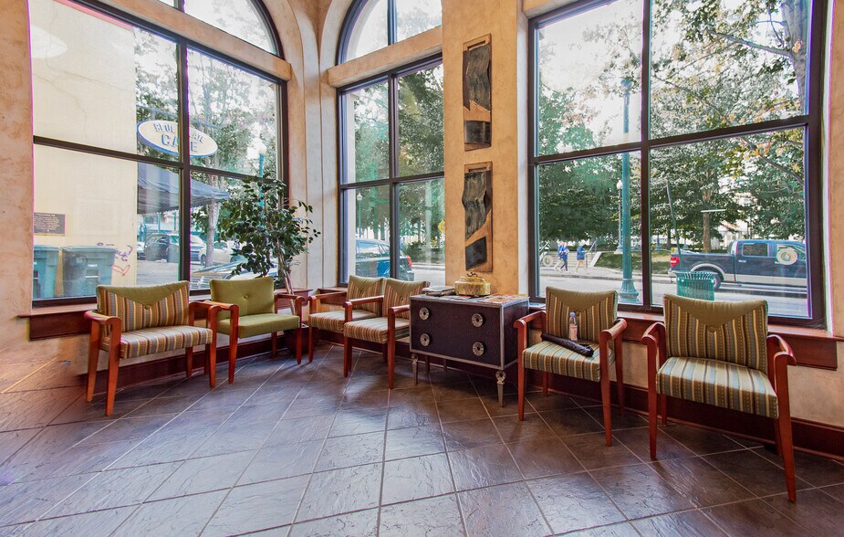 More Photos Of 119 S Court Ave, Memphis Storefront Retail Office For Sale