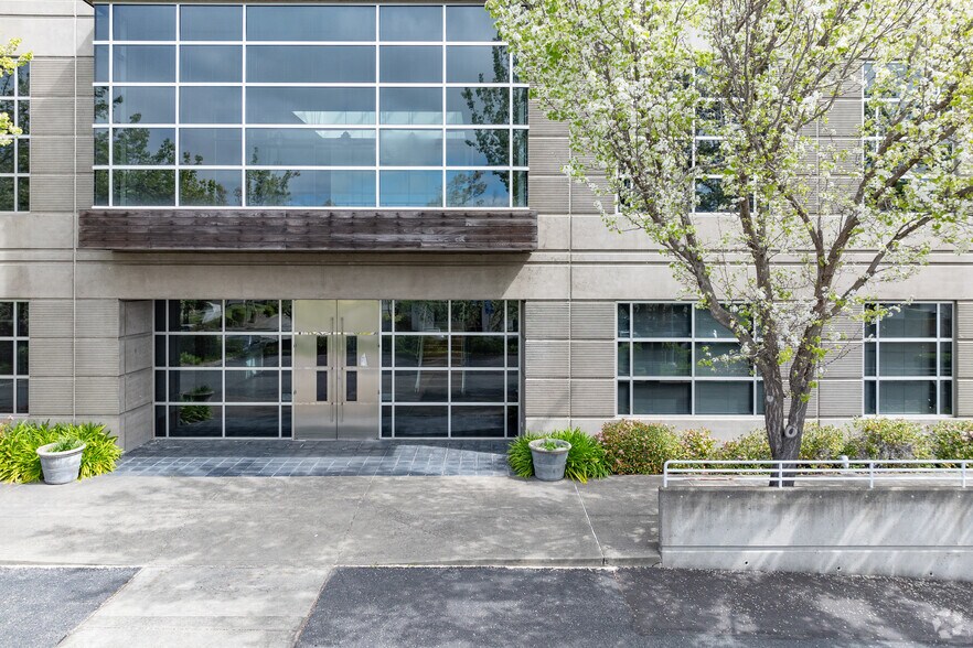 More Photos Of 2250 S McDowell Blvd Ext, Petaluma Warehouse For Lease