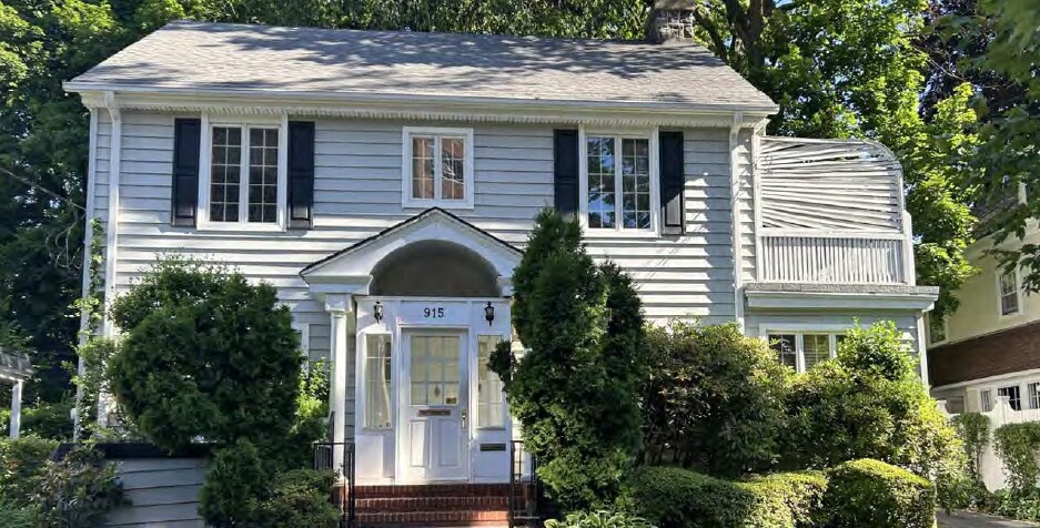 Primary Photo Of 915 Palmer Rd, Bronxville Medical For Sale