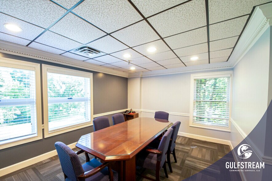 More Photos Of 3001 Taylor Springs Dr, Louisville Office For Sale