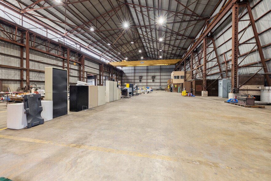 More Photos Of 12050 Proctor St, Houston Warehouse For Lease