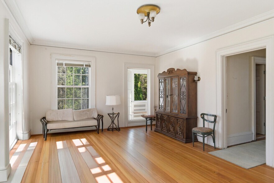 More Photos Of 2255 Ballston Ave, Saratoga Springs Restaurant For Sale