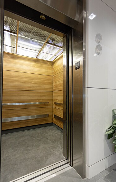 More Photos Of 12727 Kimberley Ln, Houston Medical For Lease