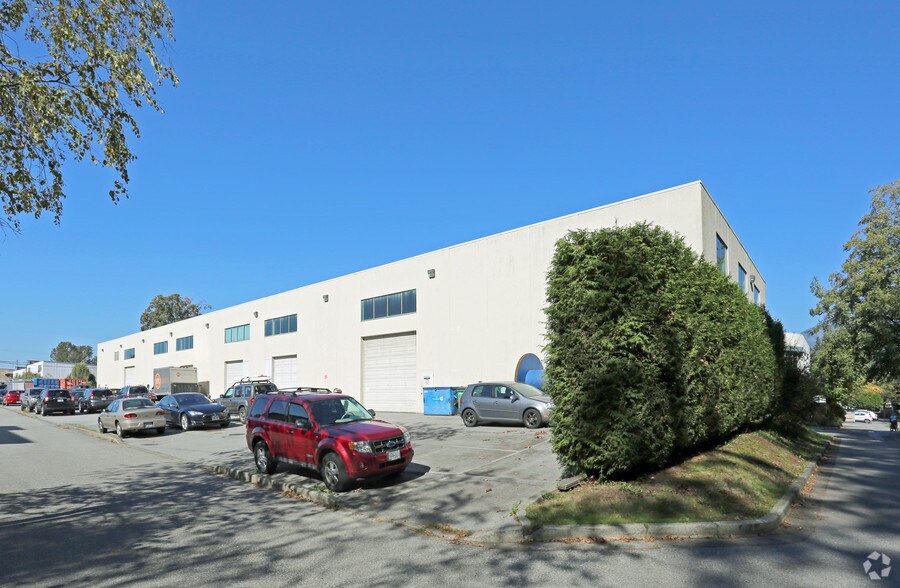 More Photos Of 1055 W 14th St, North Vancouver District Warehouse For Lease