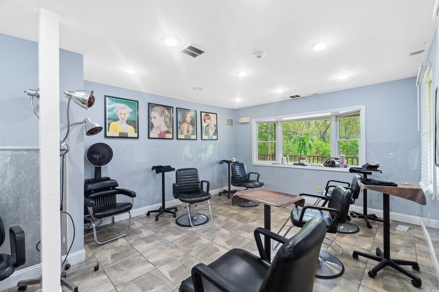 More Photos Of 137 Rutherford Ave, Franklin General Retail For Lease