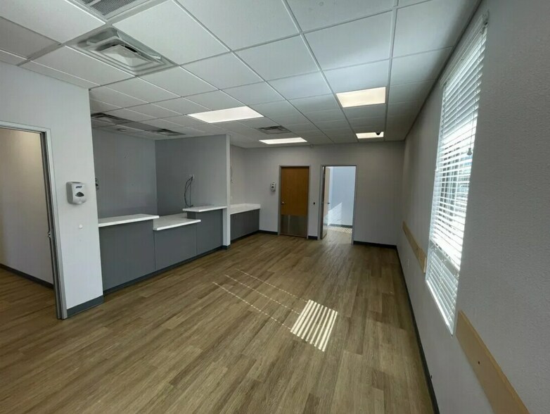 More Photos Of 2826 S Henderson Blvd, Kilgore Freestanding For Sale