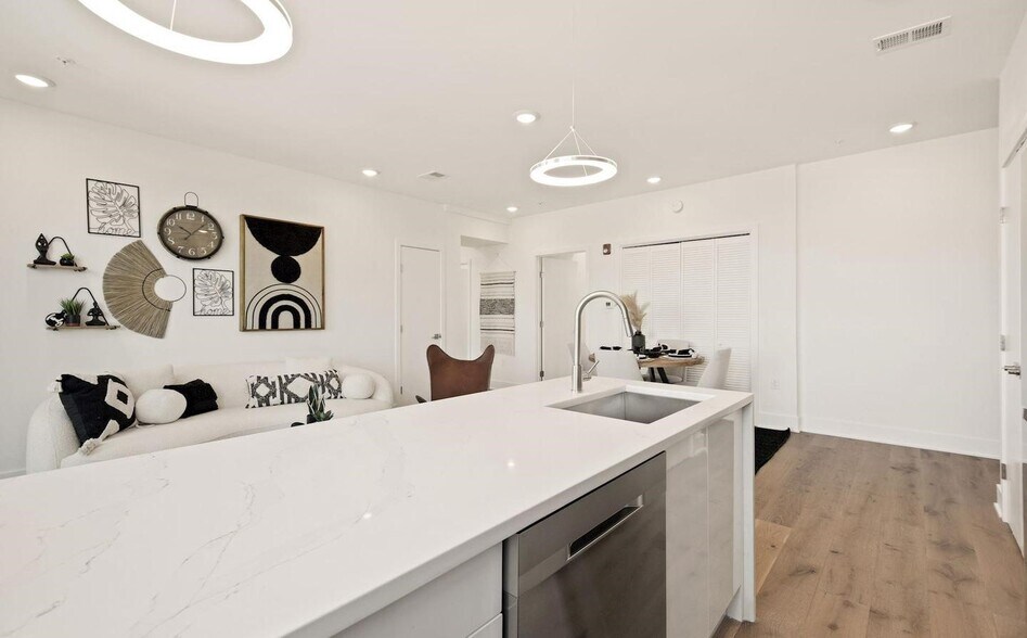 More Photos Of 2027 Rhode Island Ave NE, Washington Apartments For Sale