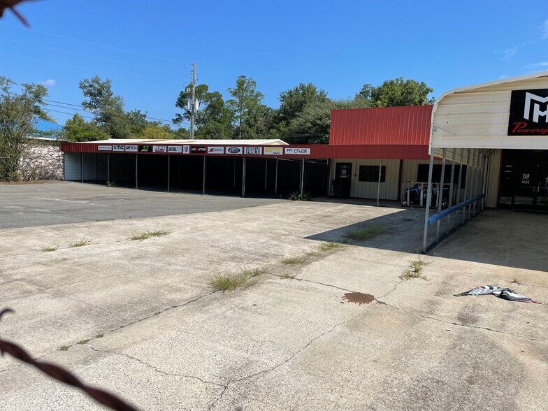 More Photos Of 433 S Main St, Swainsboro Showroom For Sale