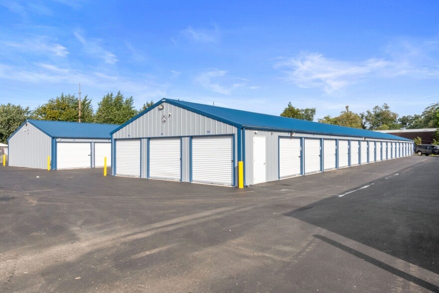 More Photos Of 3721 Colfax St, Gary Self Storage For Sale