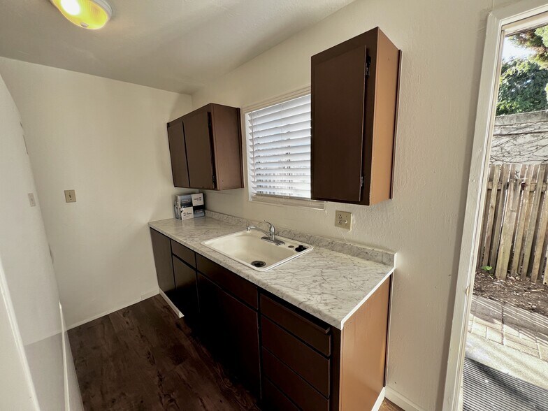 More Photos Of 7111 Marsh Way, Cotati Apartments For Sale