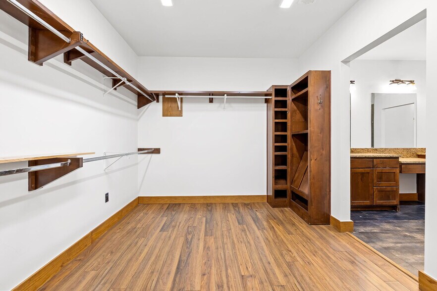 More Photos Of 1515 E Belt Line Rd, Carrollton Office Residential For Sale