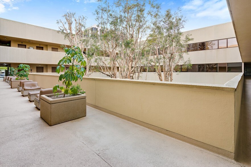 More Photos Of 999 N Tustin Ave, Santa Ana Medical For Sale