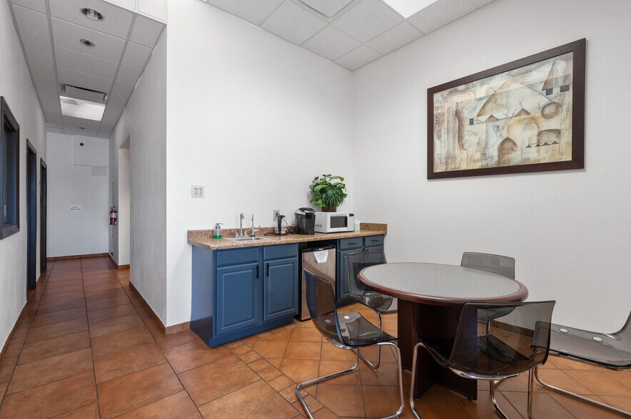 More Photos Of 2560-2566 Catamaran Way, Chula Vista Office For Lease