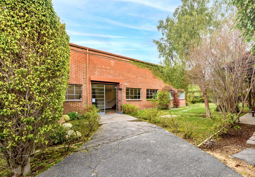 More Photos Of 11240 Playa Ct, Culver City Loft Creative Space For Lease