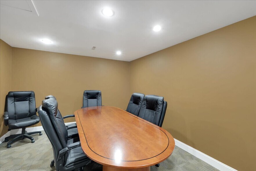 More Photos Of 1518 Petunia Ave, Louisville Warehouse For Sale