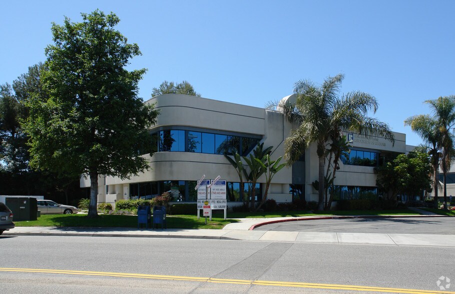 More Photos Of 906 Sycamore Ave, Vista Medical For Lease