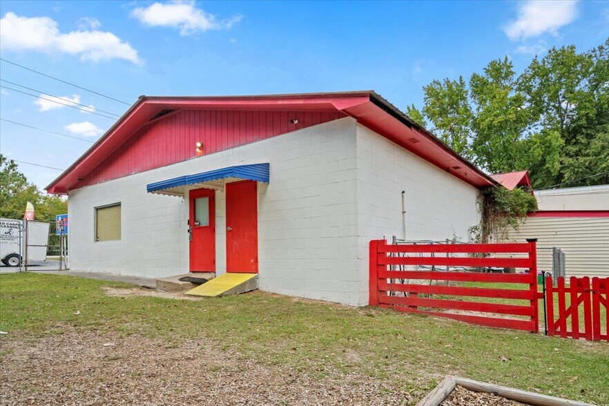 More Photos Of 1718 S Beltline Blvd, Columbia Daycare Center For Sale