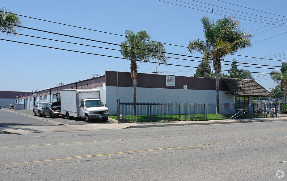 More Photos Of 8440 Cerritos Ave, Stanton Showroom For Lease