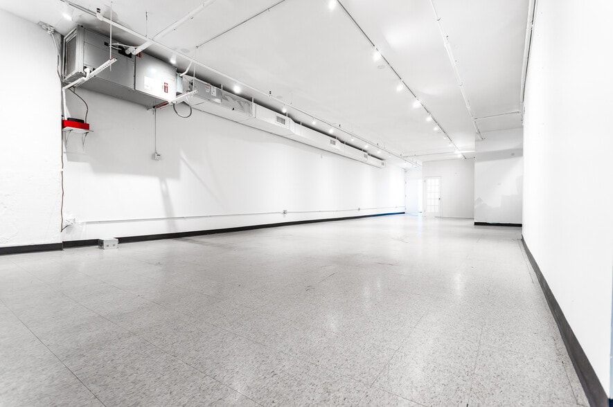 More Photos Of 21 Warren St, New York Apartments For Lease