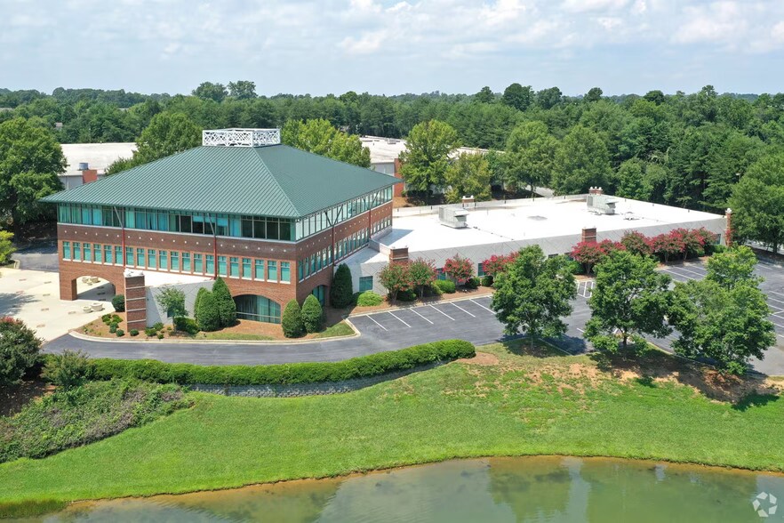 More Photos Of 4000 Ossi Ct, High Point Medical For Lease