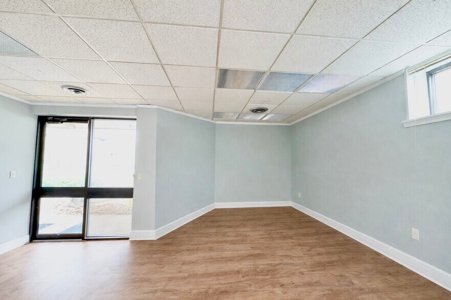 More Photos Of 1419 Leighton Ave, Anniston Office For Lease