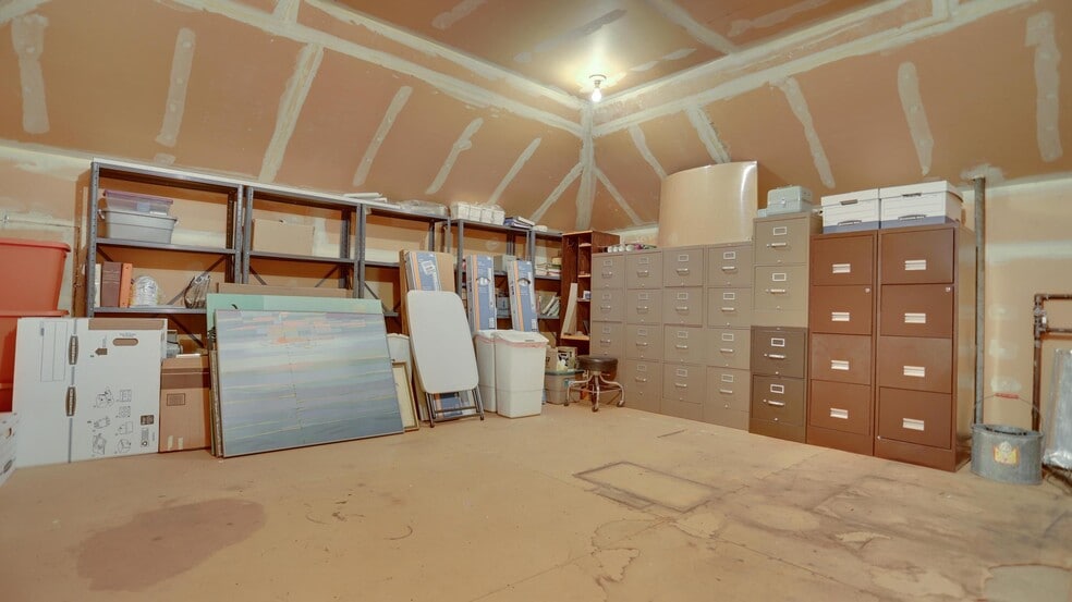 More Photos Of 15012 SE Stark St, Portland Office For Lease