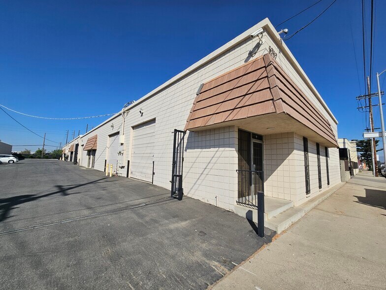 Primary Photo Of 9767 Glenoaks Blvd, Sun Valley Warehouse For Lease