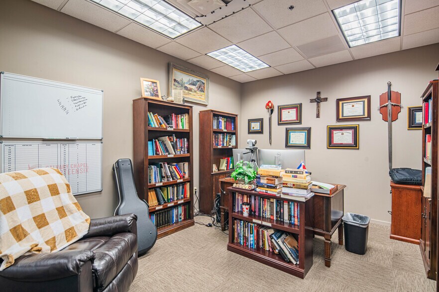 More Photos Of 12515 W Bell Rd, Surprise Office For Lease