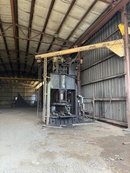 More Photos Of 175 Commerce Dr, Oneonta Manufacturing For Sale