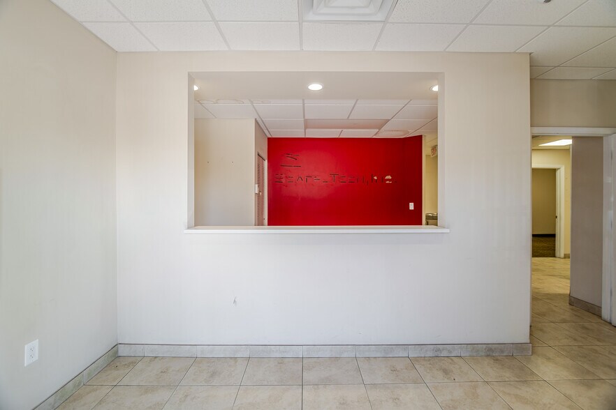 More Photos Of 1015 NW 72nd St, Miami Warehouse For Sale