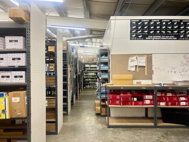 More Photos Of 950 W Columbia Dr, Kennewick Freestanding For Lease