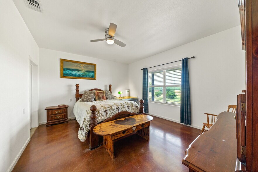 More Photos Of 14221 FM 2790, La Coste Warehouse For Sale