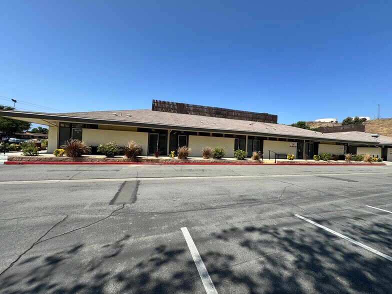 More Photos Of 10241-10251 Country Club Dr, Jurupa Valley Storefront Retail Office For Lease