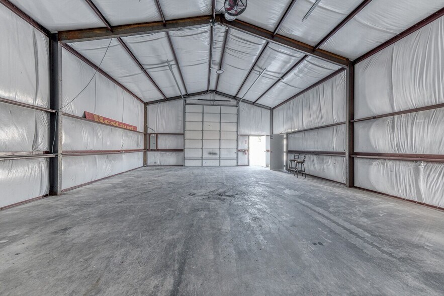 More Photos Of 11955 N FM 730, Azle Warehouse For Lease