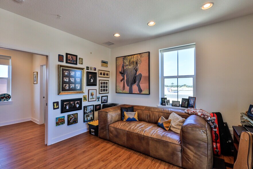 More Photos Of 215 S Palmetto Ave, Daytona Beach Office For Sale