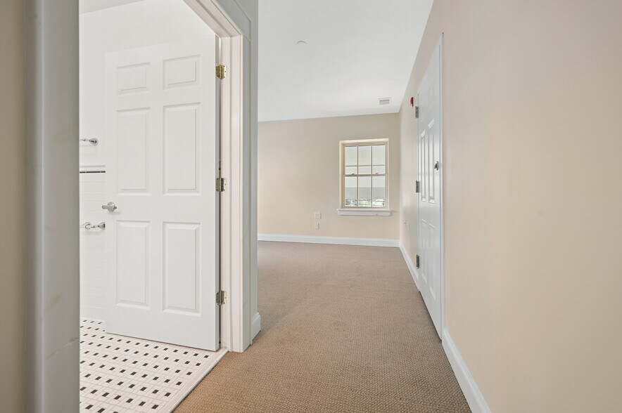 More Photos Of 56 Main St, Stamford Hotel For Sale