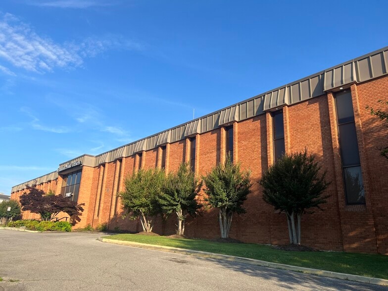 More Photos Of 3807 Brandon Ave SW, Roanoke Office For Lease