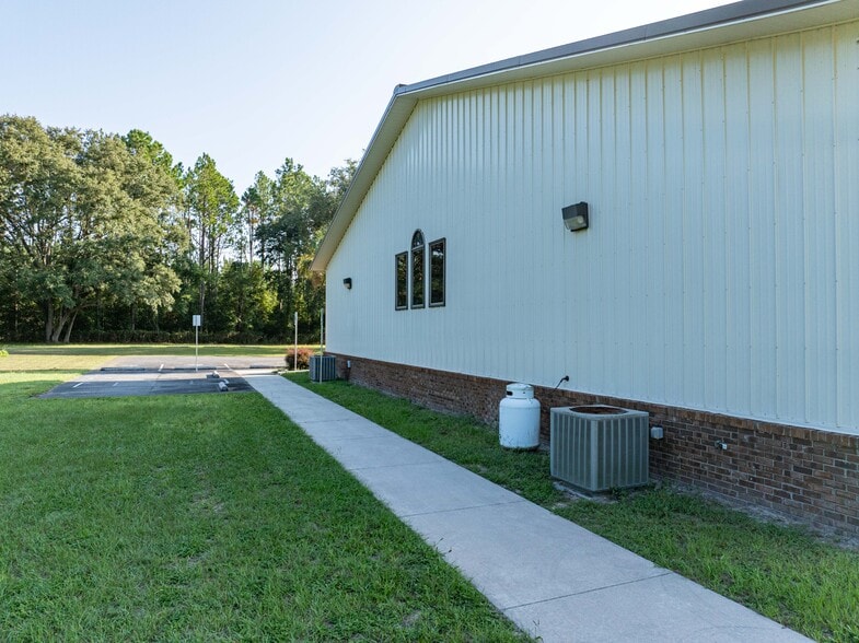 More Photos Of 5056 FL-47, Lake City Specialty For Sale