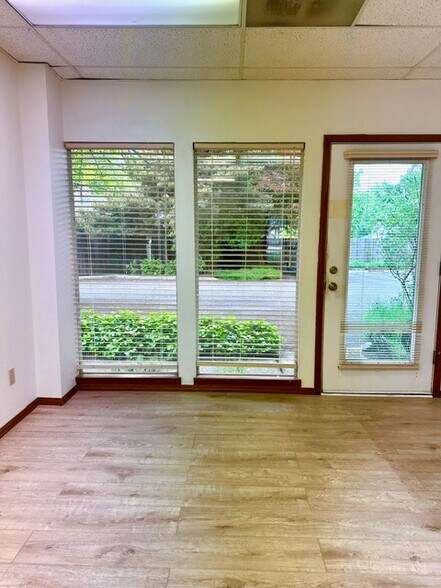 More Photos Of 8235 SW Oleson Rd, Portland Office Residential For Sale
