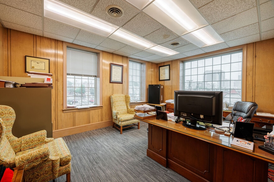 More Photos Of 16 S 2nd St, Richmond Office For Lease