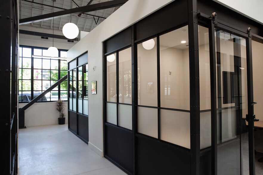 More Photos Of 1120 SE Madison St, Portland Coworking Space