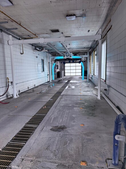 More Photos Of 404 St Clair St, Chatham-Kent General Retail For Sale