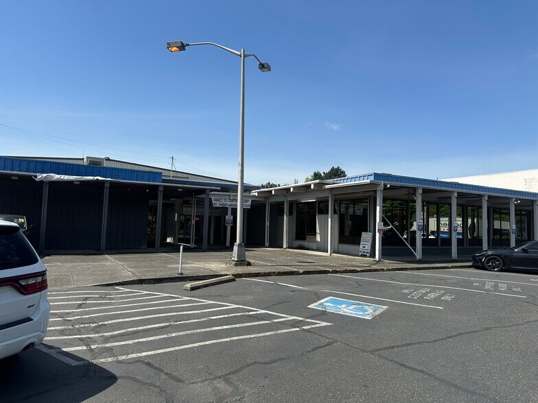 More Photos Of 821 Central Ave S, Kent Auto Repair For Lease