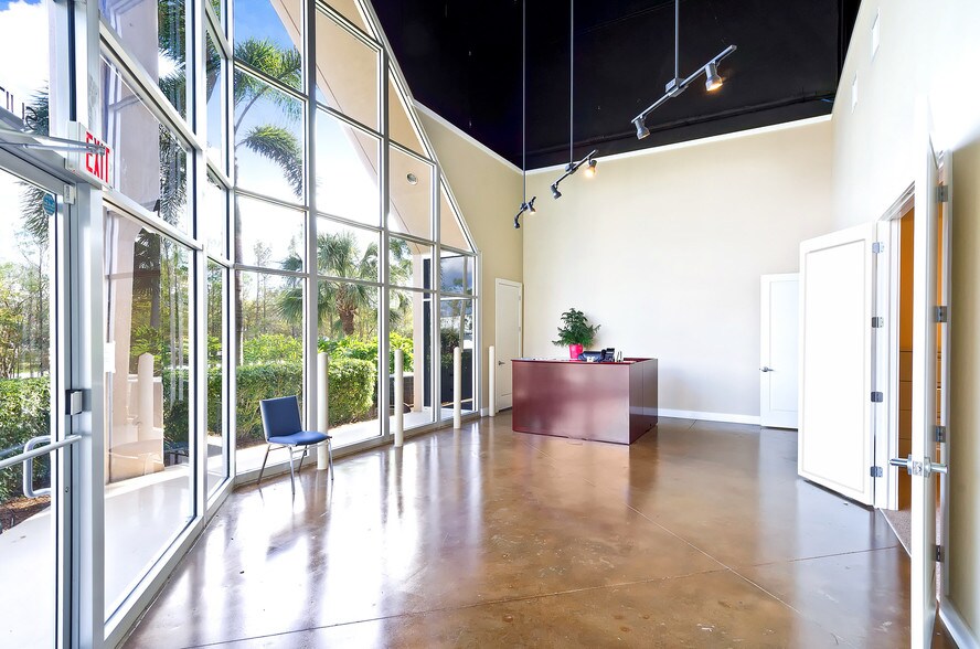 More Photos Of 13830 Jetport Commerce Pky, Fort Myers Warehouse For Lease