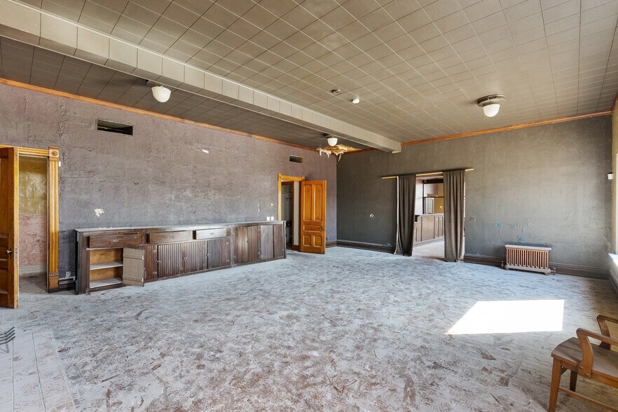 More Photos Of 2 Bay St, Chippewa Falls Storefront Retail Office For Sale