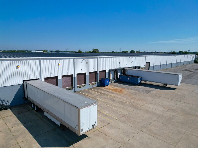 More Photos Of 1711 S Danville Byp, Danville Distribution For Lease