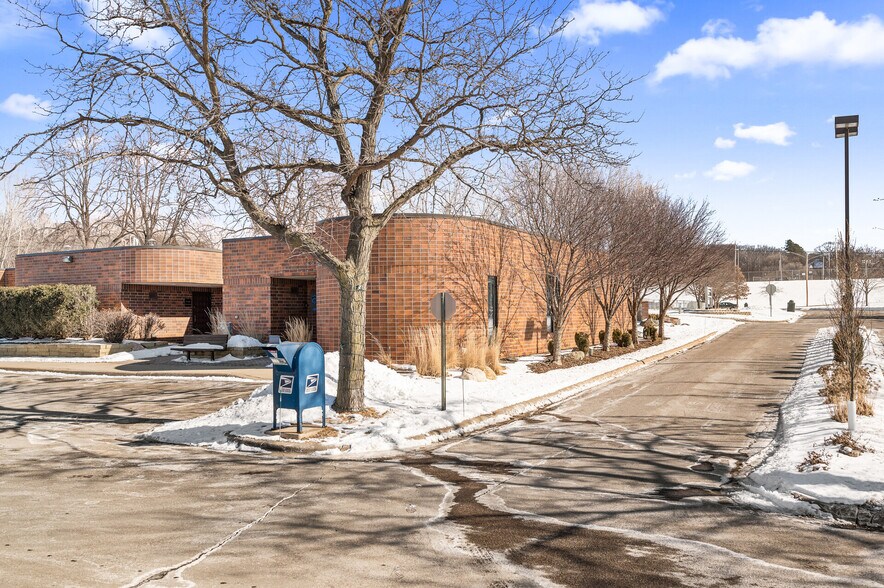 More Photos Of 4920-4934 Lincoln Dr, Edina Office For Sale