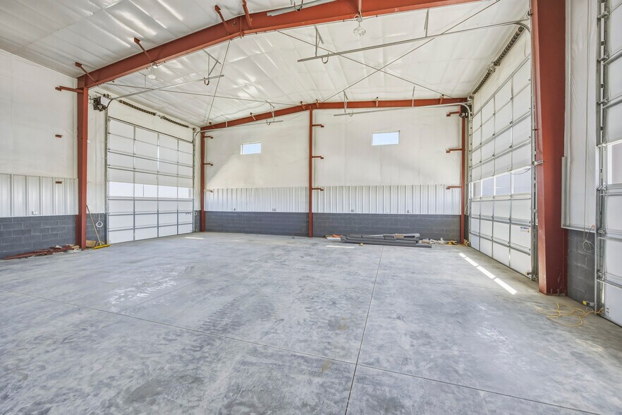 More Photos Of 1342 E Saint Helens St, Pasco Light Distribution For Lease